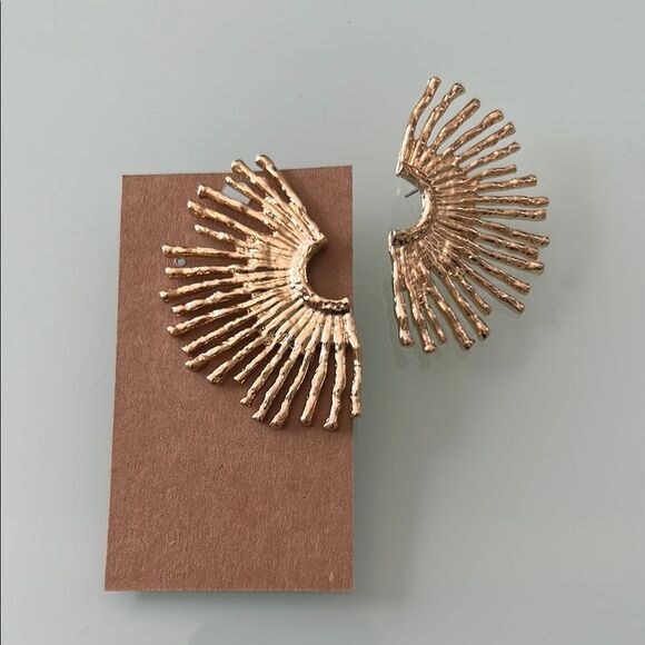 Gold Statement Earrings A948 - Picture 3 of 3